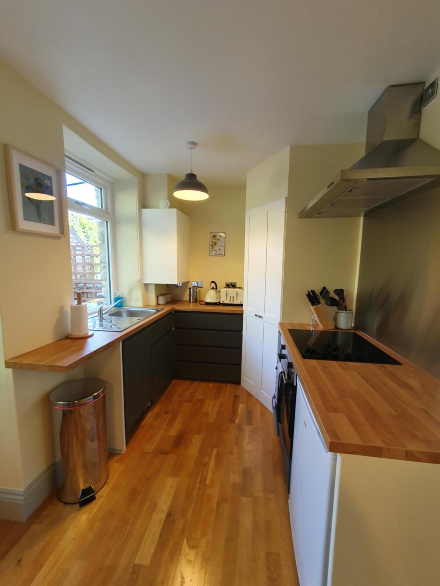 Cosy 2 Bed In Holiday home