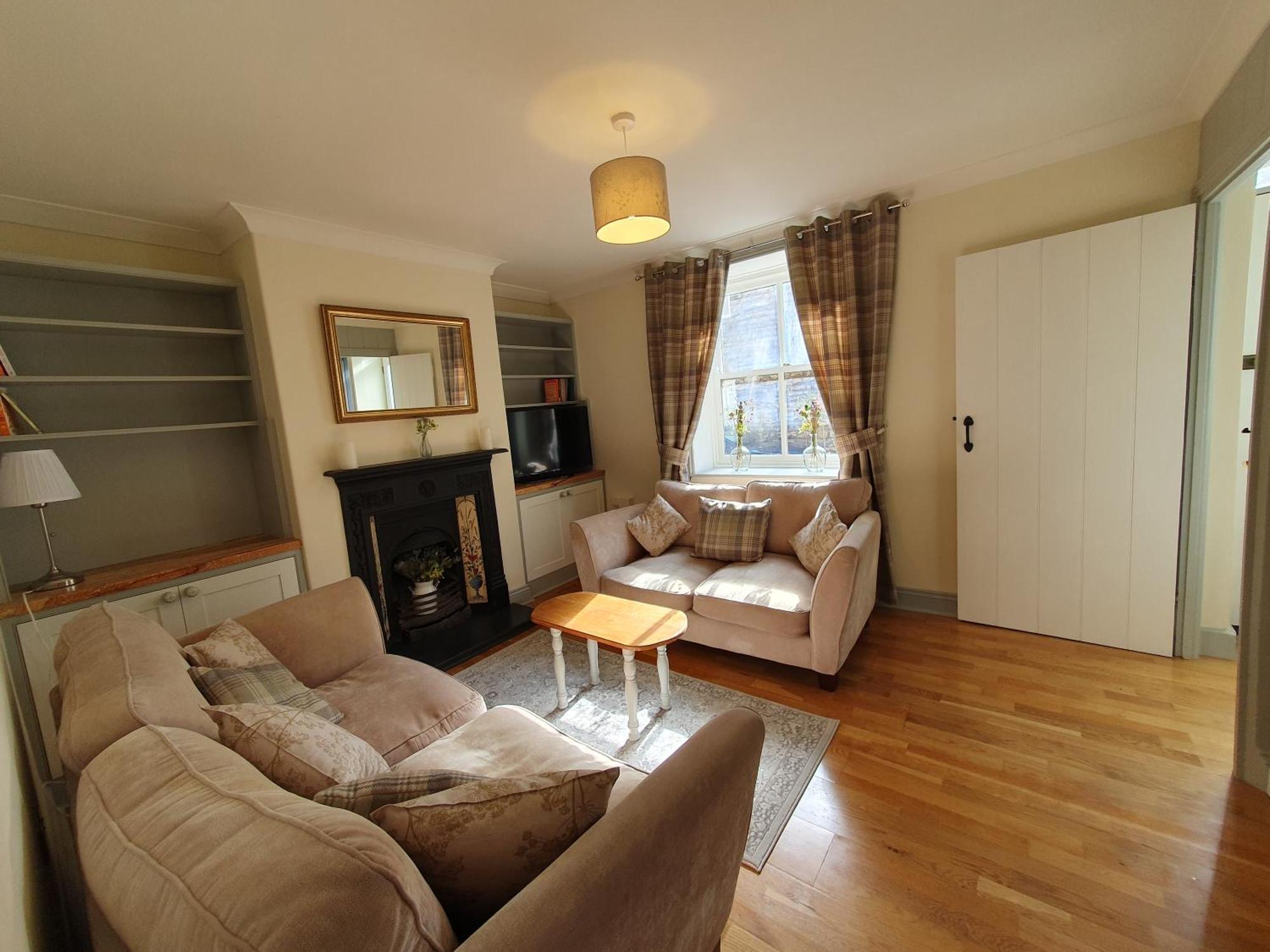 Cosy 2 Bed In Holiday home *